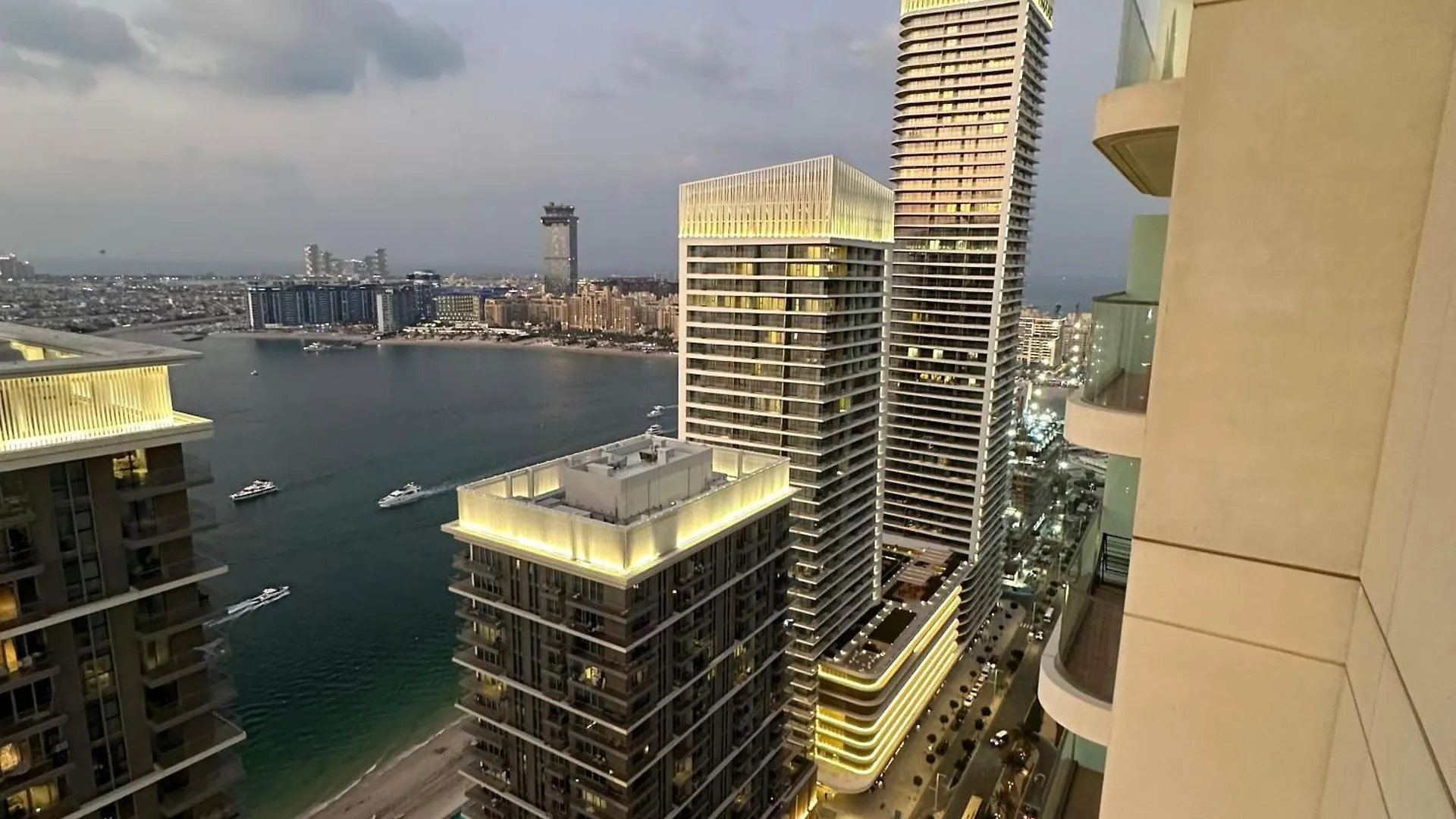 Amakin Beachfront Palm Jumeirah Marina Vista 2 Dubai