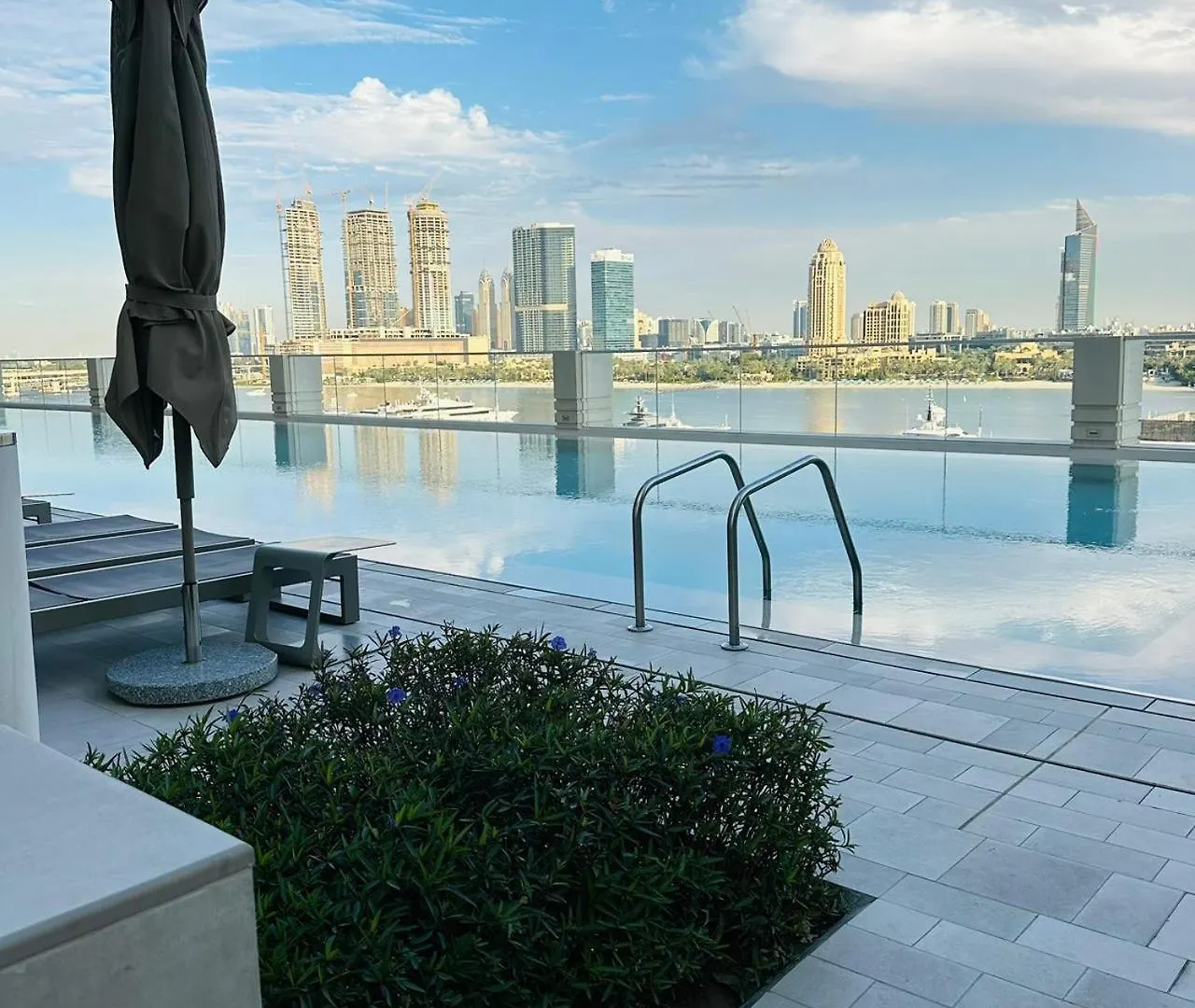 Amakin Beachfront Palm Jumeirah Marina Vista 2 Dubai United Arab Emirates