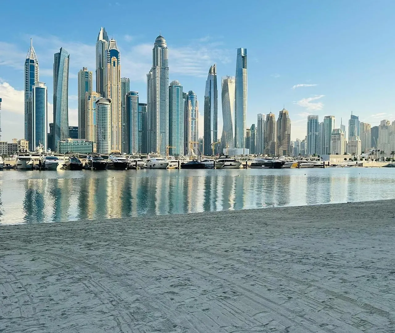 Apartment Amakin Beachfront Palm Jumeirah Marina Vista 2 Dubai