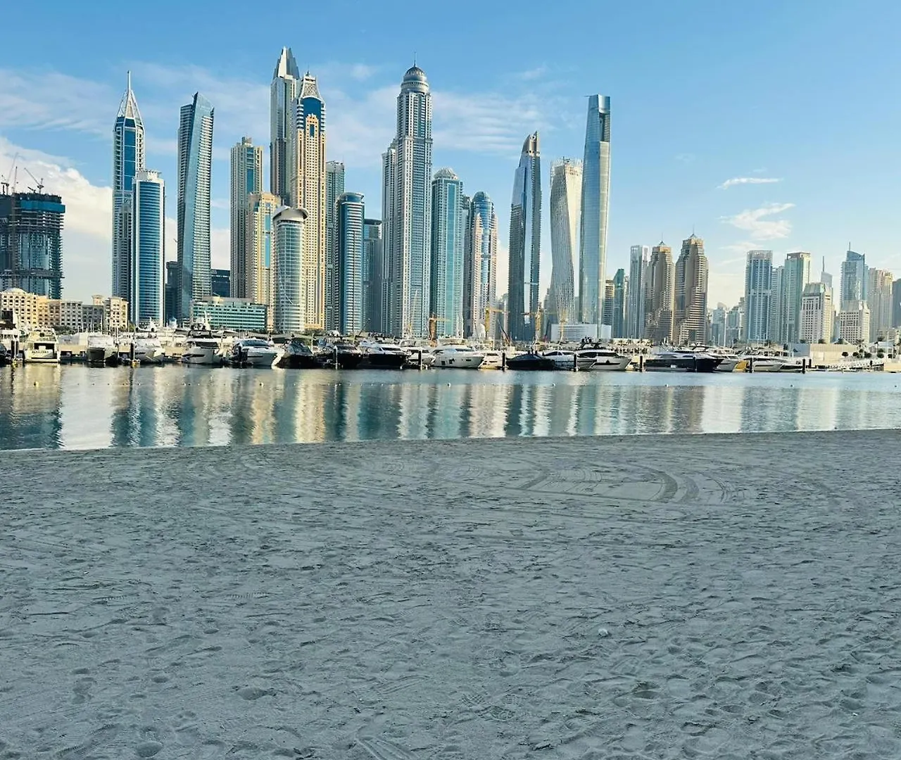 Apartment Amakin Beachfront Palm Jumeirah Marina Vista 2 Dubai
